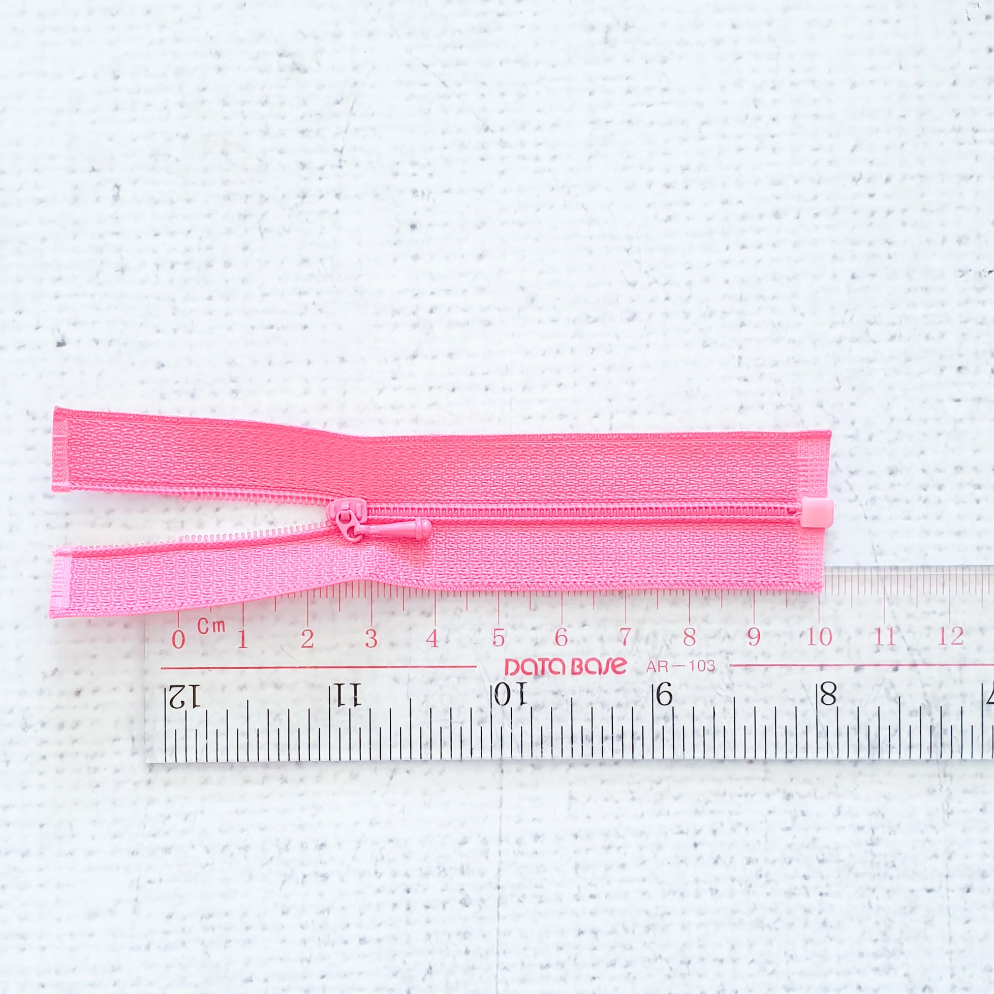 10cm Size 0 Open End Zipper - Image 4