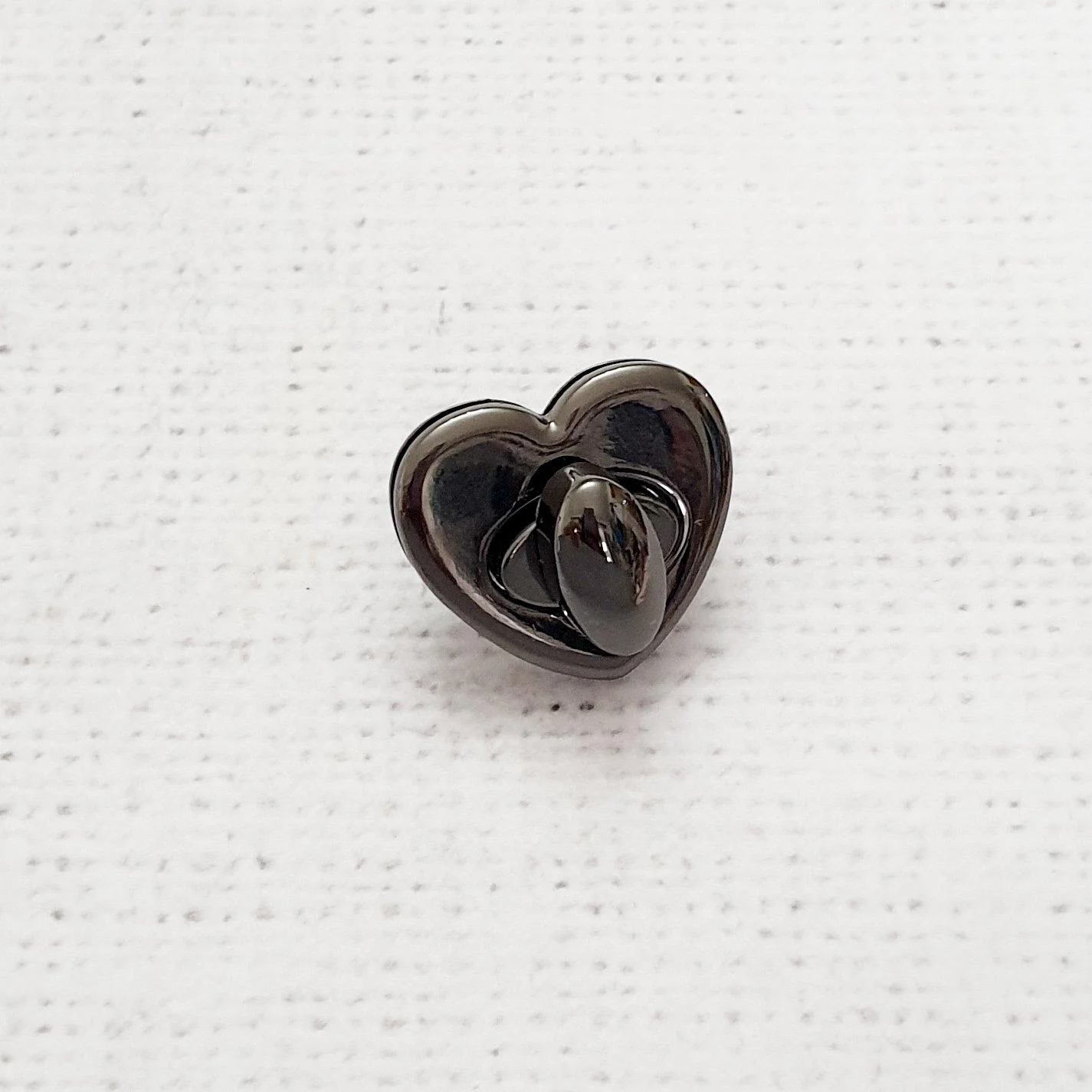 3cm Heart Twist Lock - Image 6