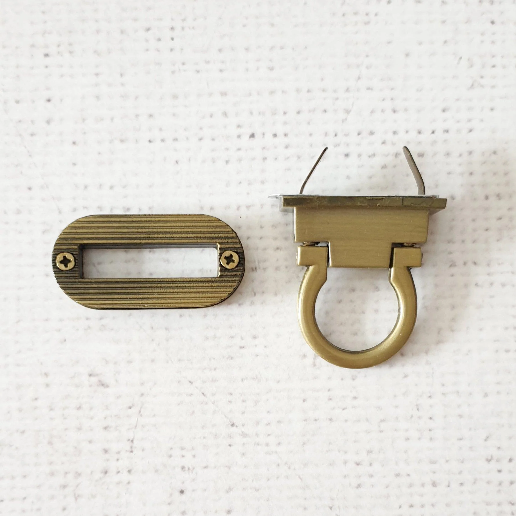 42mm Oval Flip Lock - Image 6