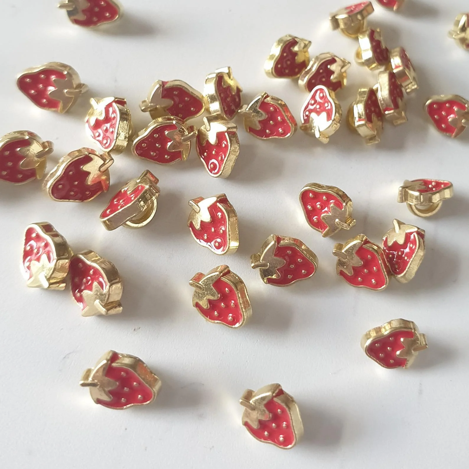 4mm Mini Strawberry Button - Red