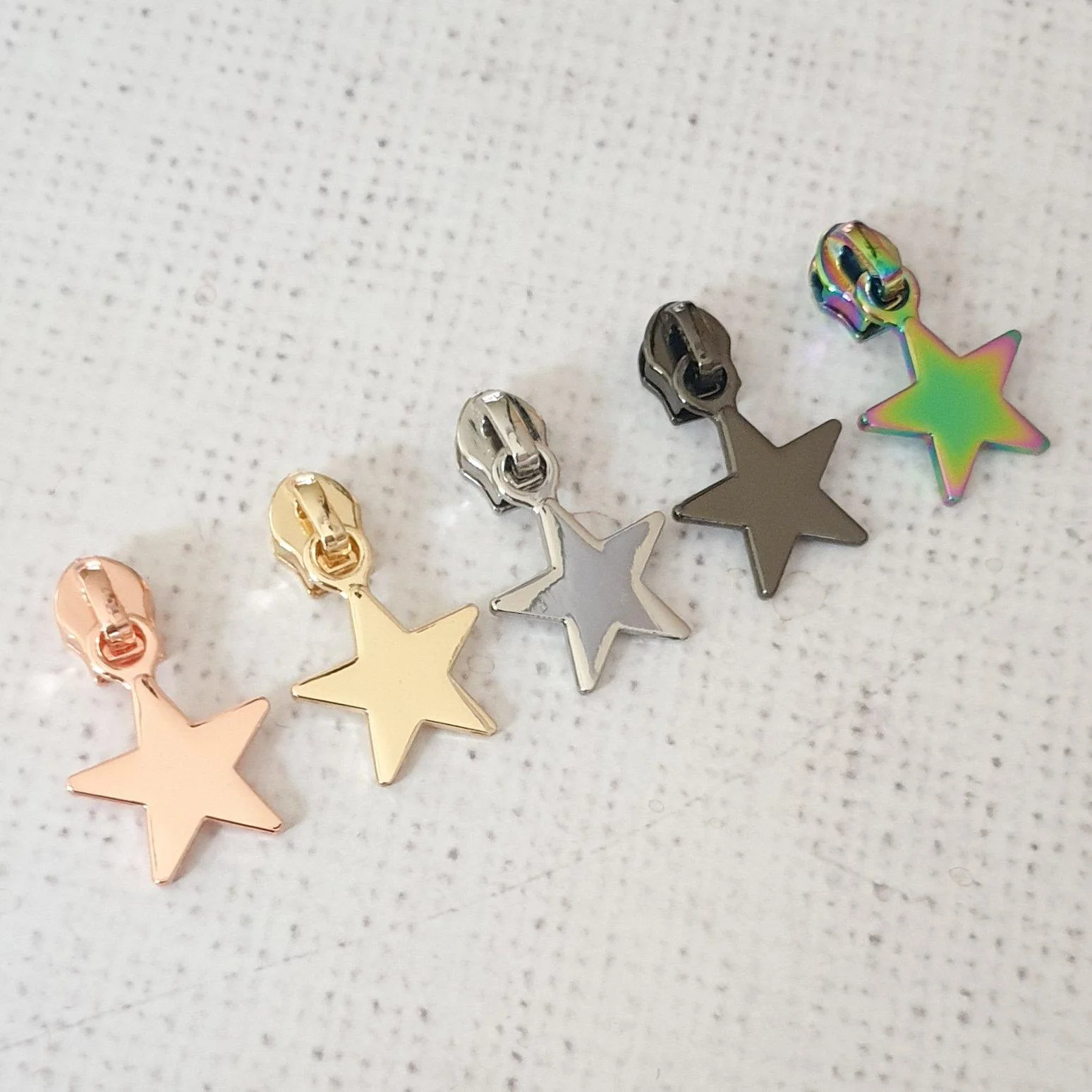 Solid Star Pull - Size 5 Zip slider